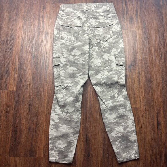 NWT SPANX Stretch Twill Camo Cargo Joggers Women’s Size Large - Picture 2 of 12